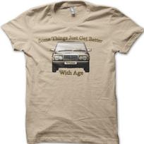 Merc W123 Kai kurie dalykai su amžiumi gerėja Klasikinis Vintažinis Automobilis Marškinėliai 06179 XL beige