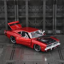 Maisto 1:24 1969 Charger R/T Diecast Model, Static Sports Car with Gliding Function, Alloy Collectible Ornament