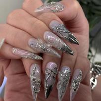 3D Hot Silver Press-On Nails with Pearlescent Mirror Powder Finish: Long Pointed Tips gray