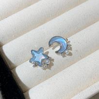 111 Silver Needle Exquisite Blue Star Moon Pearl Stud Earrings Women's Small Design Earrings Sweet and Cute Versatile Earrings 925 silver needle gray