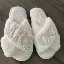 Pearl Letter MRS Plush Cross-Band Slippers for Bridesmaids 40-41 white