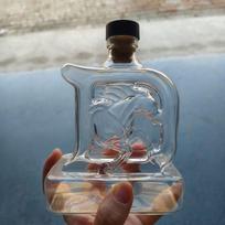 3D Horse Sculpted D-Shaped Whiskey Decanter, Hand Blown Glass Liquor Bottle with Lid, Barware for Sports Fans brown