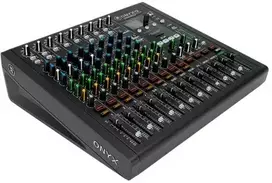 Mackie ONYX 12 12 kan. 20 - 30000 Hz Juodas