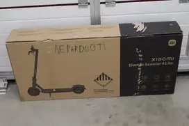 Išparduodama. Xiaomi Electric Scooter 4 Lite EU Xiaomi Electric Scooter 4 Lite EU 300 W 25 km/h 8.5 " 3 mėn. Juodas USED AS DEM