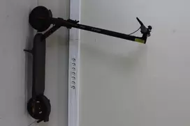Išparduodama. Xiaomi Electric Scooter 4 Lite EU Xiaomi Electric Scooter 4 Lite EU 300 W 25 km/h 8.5 " 3 mėn. Juodas USED AS DEM