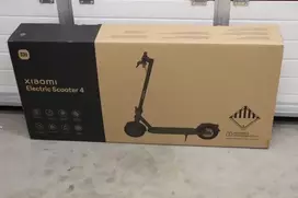 Išparduodama. Xiaomi Electric Scooter 4 EU Xiaomi 3 mėn. USED AS DEMO MISSING AIR HOSE