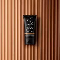 Nars Pure Radiant spalvotas drėkiklis su apsauga nuo saulės SPF30/PA+++ 50ml, Oklandas, 1 vnt. black