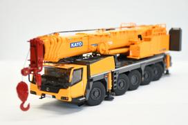 Kato Works KATO All Terrain Crane Scale Miniature KA-1300R 1/50 geltona