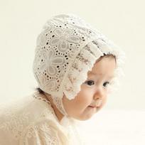 Ujuai infant Helena lace bonnet, 20 x 18 cm, white, Popular baby clothes in Korea beige