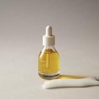 Aromatica Facial & Glass Dolphin Gua Sha white