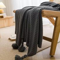 Šiaurietiško minimalizmo vilnonis pledas su kutais – puikiai tinka ant sofos ar biure miegaliui 110×150CM Adult Blanket