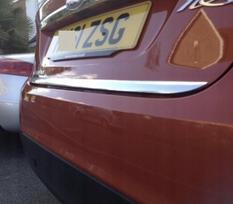 VW Volkswagen ID.7 – Chromuota bagažinės apdaila – Bagažinės dangčio akcentas – Aukščiausios kokybės automobilio galinė detalė – blizgesio stipriklis