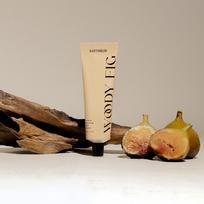 Lapinere Neck & Hand Cream Cologne 30ml 3 types, choose 1 (Somsom, Ombre Noir, Woody Pig) Woody Pig 30ml beige