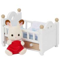 Sylvanian Family Doll 5017 Chocolate Rabbit Baby & Bed, 1 vnt., Populiarūs žaislai Korėjos vaikams white