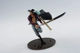 Banpresto One Piece BANPRESTO PASAULIO FIGŪRĖLIŲ KOLIZIEJUS Zoukeiou Viršūnių Mūšis vol.3 Dracule Mihawk (Prizas) black