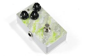 Leqtique Roger Overdrive Distortion Guitar Pedal beige