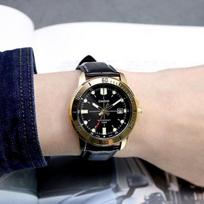 Casio Vyriškas sportiškas laisvalaikio metalinis laikrodis, nardymo stiliaus white