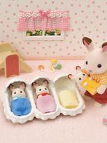 Sylvanian Families Chocolate Rabbit Triplets Baby Care Set (5532) beige