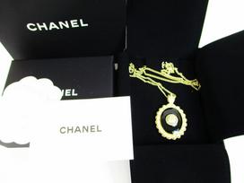 Autentiški CHANEL 2017 CC logotipo plastikiniai perlų karoliai #6623 Refurbished