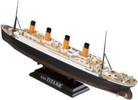 Doyusha Plastic Model Series Titanic LED Set Plastic Model 1/700 Amazing! #22 R.M.S. (Pre-colored Kit) black