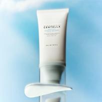 Skin1004 Madagascar Centella Hyalu-Cica Water-Fit serumas nuo saulės 50 ml white