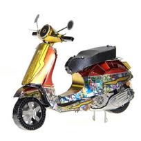 Real Honey Night Metalper Traffic Vespa Scooter Color Korėjos 3D galvosūkis black
