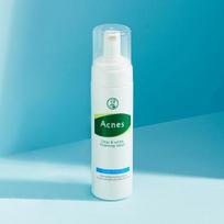 Acnes Clear & White Foaming Wash 150ml blue