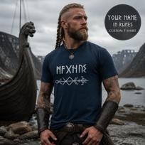 Tavo Vardas Runeformoje Marškinėliai | Individualūs Šiaurės Vikingų Marškinėliai | Vyresnioji Futhark Grafinė Marškinėliai 110 black