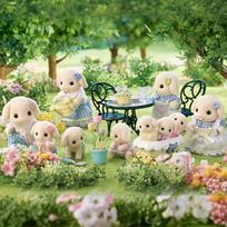 Sylvanian Families Flora Rabbit Family Set beige
