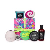 [LUSH] Labas, gražuole - Dovana (Sakura 200g, Dream Cream savaime išsilaikantis 45g, The Comforter 100g, Gorgeous 10g, Rose Jam 100g, Love Love Love 130g) pink