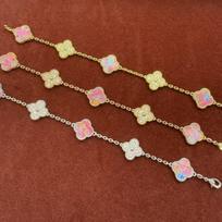 Elegant Pink Iridescent Mother-of-Pearl Four-Leaf Clover Flower Jewelry Set Women Bracelet Necklace Earring Combo Iridescent Pink Clover Bracelet Silver brown