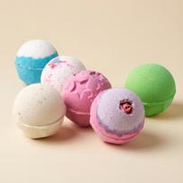 [Lush] Sekso bomba vonios bomba - Geriausios vonios bombos Butterball pink