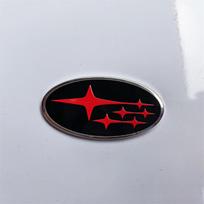 Subaru Forester vairo emblema Subaru XV Liūto ragų emblema Subaru emblema xv raudona