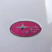 Subaru Forester vairo emblema Subaru XV Liūto ragų emblema Subaru emblema xv rožinė