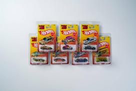 Hot Wheels The Hot Ones Set Includes Porsche VW JBY68 [Brand New, Unopened] 7-Car (Retro Series) - 917, Countach, Bus, BMW, etc. gray