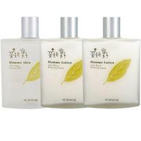 Vyras su gėlėmis Homme odos losjonas 140 ml 3 vienetai pasirinkti iš Emotion bazinės kosmetikos, 1 rinkinys, oda 140 ml x 2 + 1 losjonas 140 ml kiekvienas white
