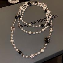 JMXD-Flower Pearl Long Sweater Chain, Necklace, Fashionable Versatile Light Luxury Temperament Necklace black