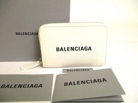 Autentiškas BALENCIAGA baltos odos apvalus monetų piniginės kortelės laikiklis #a211 Refurbished beige