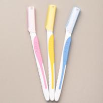 Pagaminta Japonijoje Kai Pretty Skutimosi peiliukai veidui 3 vnt. white