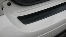 Mercedes Vito W447 - juoda apsauginė juostelė galinio bamperio dangčiui