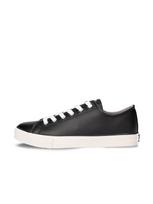 nae Vegan Shoes Sportbačiai be auliuko 'Clove' juoda