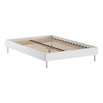 Baltos spalvos iš buko masyvo dvigulė lova be galvūgalio su lovos grotelėmis 140x200 cm Forrest – Vipack