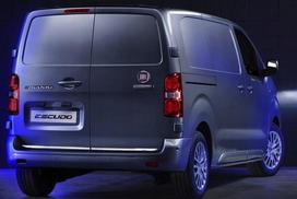 Fiat SCUDO - CHROMUOTOS APDAILOS JUOSTOS ANT BAGAŽINĖS DURŲ.