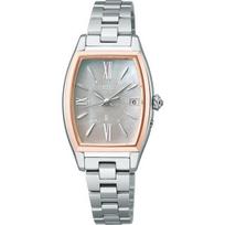 Moterų Seiko SSQW072 (Moteriška „LUKIA Grow Solar Radio Controlled Metal Band“.) tonneau laikrodis sidabrinis