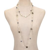 Statement Daisy Pearl Pendant Necklace for Women, Long Layering Chain Elegant Fashion Dainty Flower Jewelry Gift white