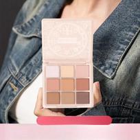 9-Color Eyeshadow Palette Matte Pearl Makeup for Students Natural Color Payoff Beauty Eye Makeup Autumn Harvest Milk Tea Brown white