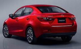Mazda 2 III Sedanas 14+ Chromuota bagažinės apdaila - Galinių durelių akcentas - Aukščiausios kokybės automobilio galinės dalies detalė - Blizgesio stiprintuvas