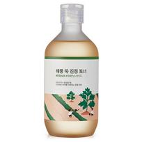 Round Lab Haepung Mugwort Toner, 300ml, 1 unit white