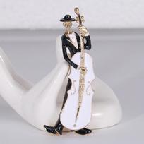 „Blucome Emamel“ vyrai groja violončelės formos segės Ženkliukas baltas kostiumas, lydinio instrumentai, muzika vakarėlis, laisvalaikio sagė balta