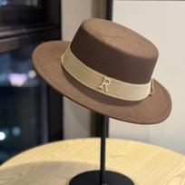 Rudens ir žiemos vilnonė prancūziškos damos balta plokščiakraštė skrybėlaitė moteriška britiško retro Hepburn džiazo skrybėlaitė madinga Adjustable brown